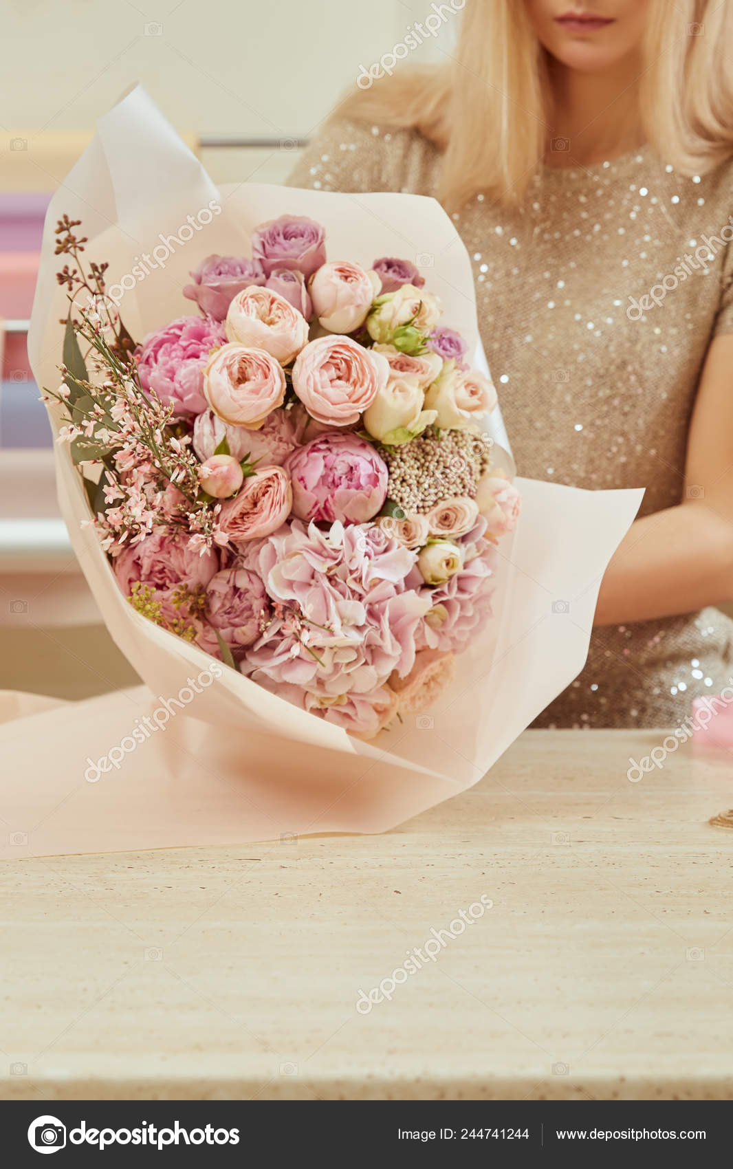 Partial View Florist Wrapping Paper Bouquet Roses Peonies Workspace Stock  Photo by ©AntonMatyukha 244741244